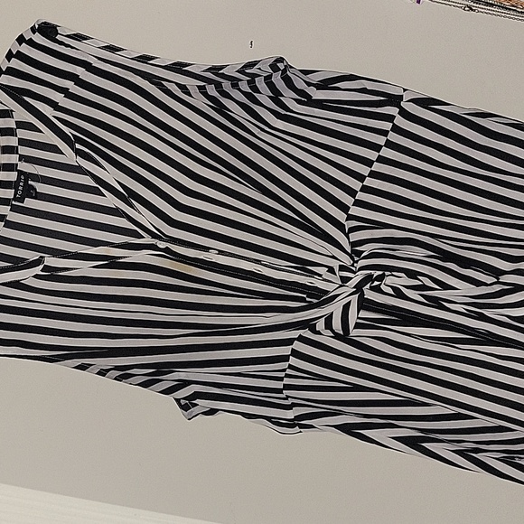 Torrid top size 2 - Picture 3 of 7